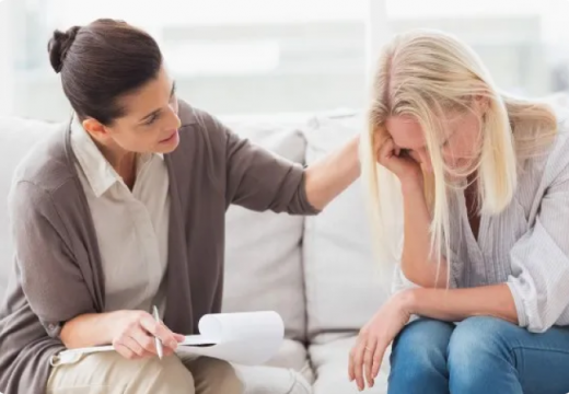 Як допомогти людині пережити біль втрати